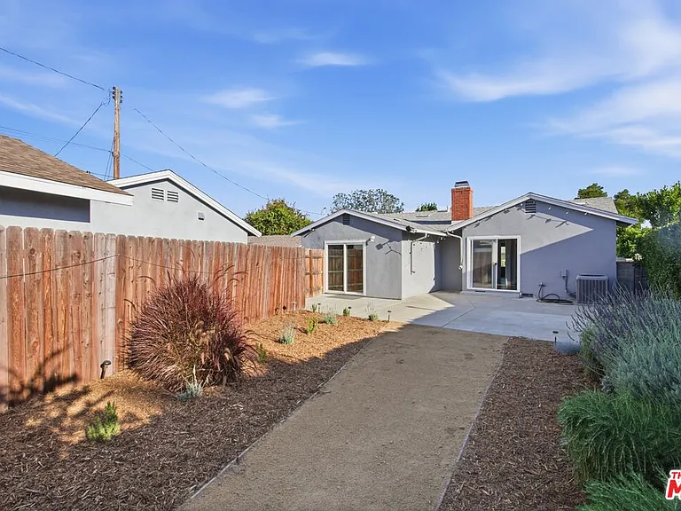 14141 Gault St — Photo 25