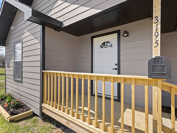 2nd image of 3195 25th St