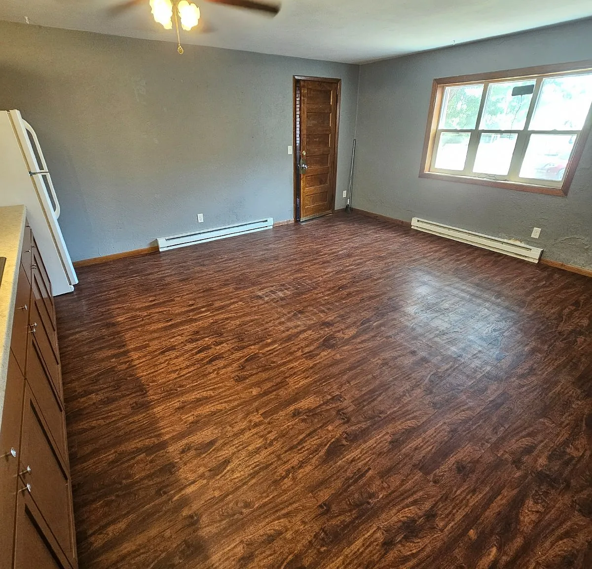 Springville — Photo 2