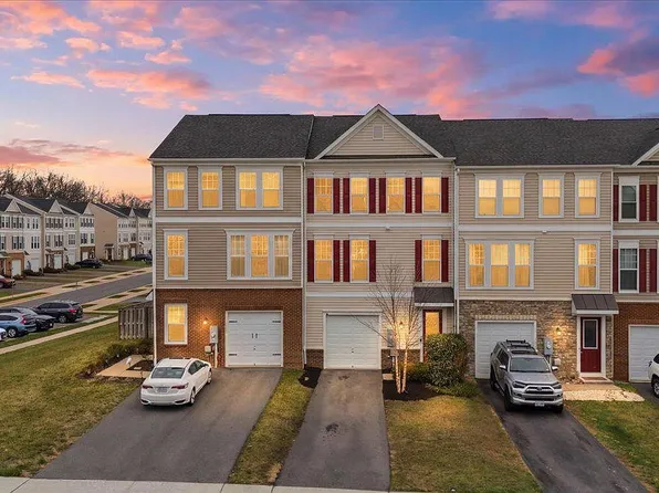 112 Keller Ct, Winchester, VA 22602