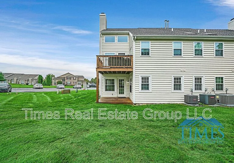 1101 Lexington Way — Photo 3
