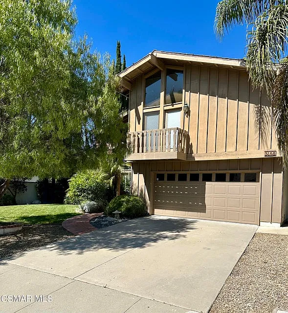 4 bed, 2.5 bath, 2251 sqft, $4,900 — Photo 2