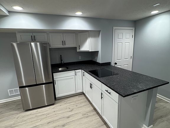 2nd image of 3519 Woodbine Ave