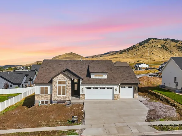 1111 E Center St #83, Hyde Park, UT 84318