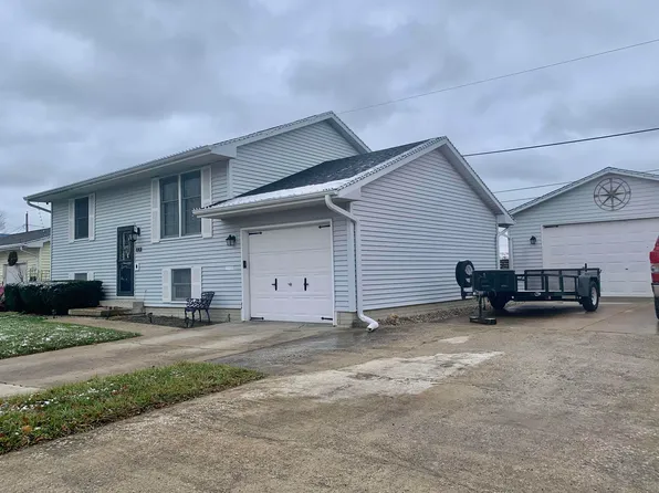 1001 Hall Dr W, Jacksonville, IL 62650