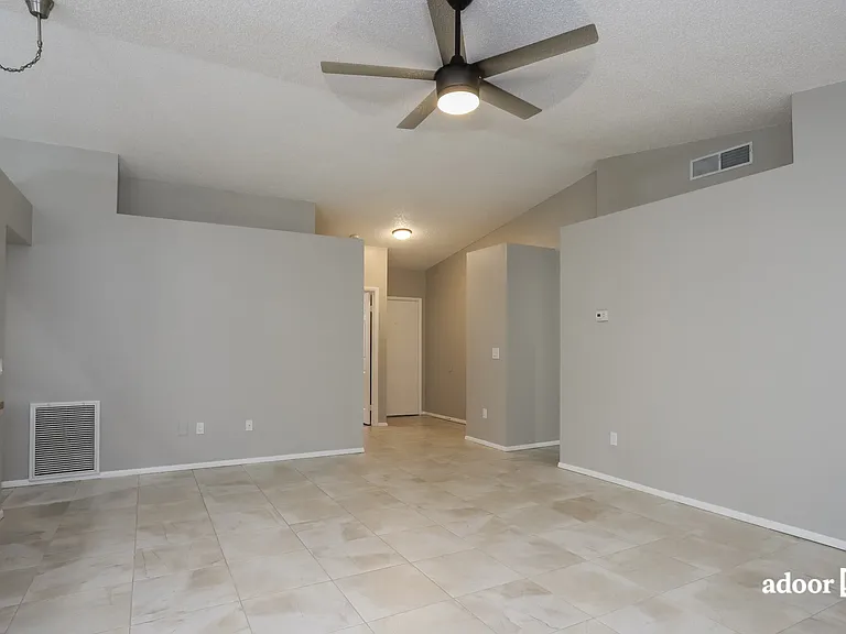 11329 Maybrook Ave — Photo 5