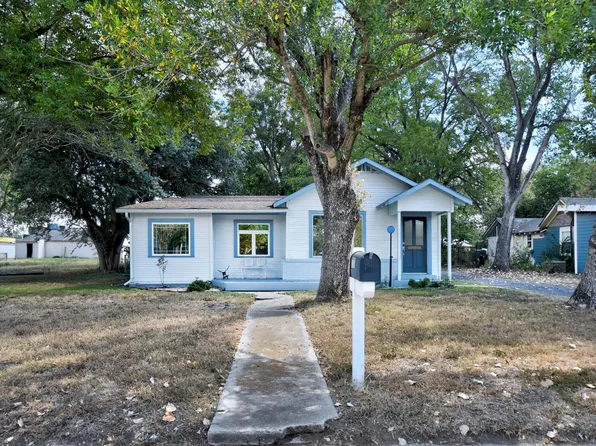 717 S Laurel Ave, Luling, TX 78648