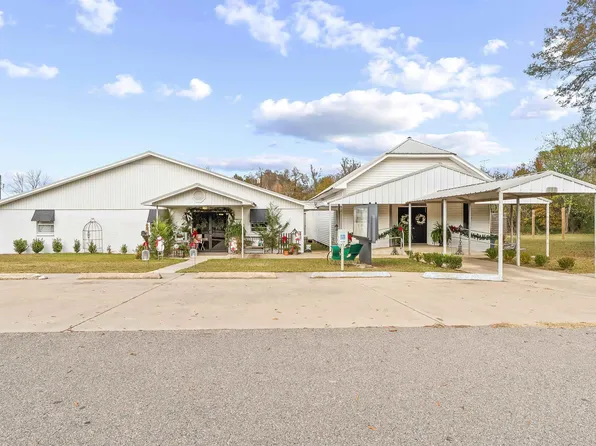 808 Broad St, Winthrop, AR 71866