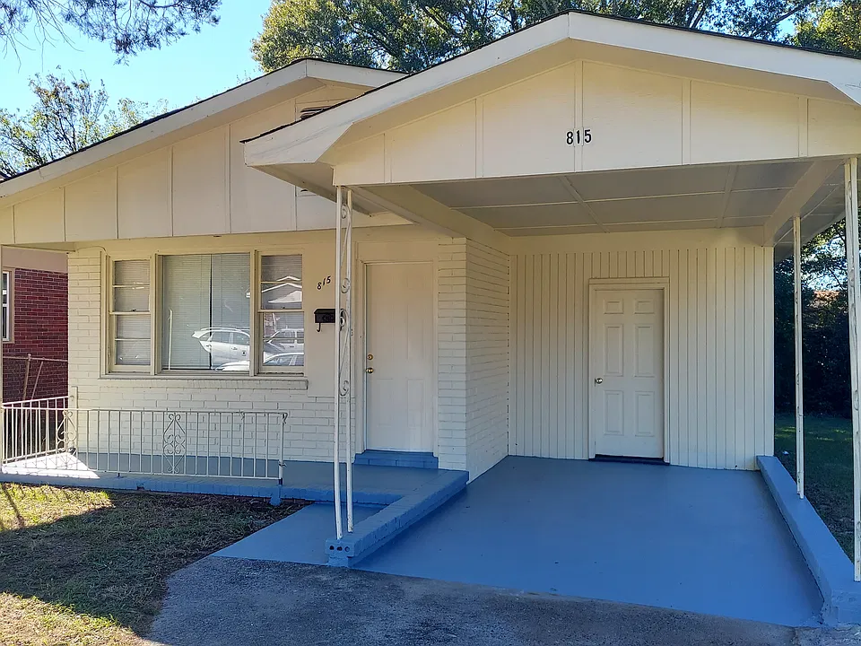 815 Edwards Ave