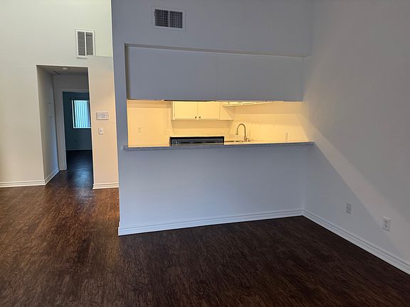 5th image of 2300 E Westport Dr #9351e04dd