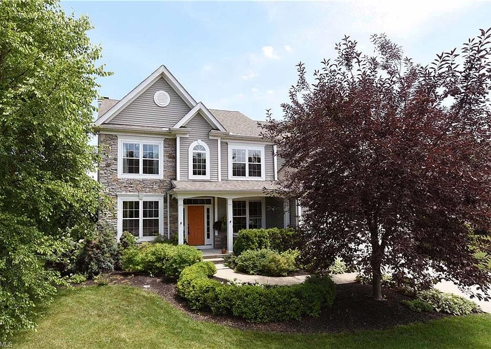 1st image of 375 Harbor Ct