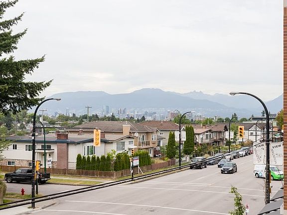 5th image of 4550 Fraser St #232