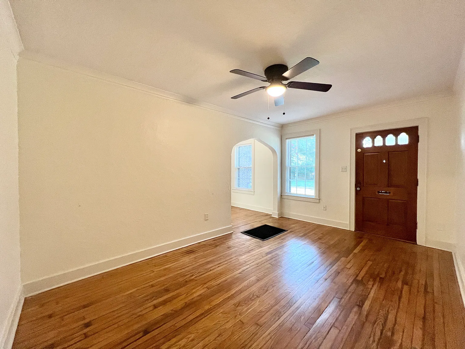 2 bed, 1000 sqft, $1,500 — Photo 3