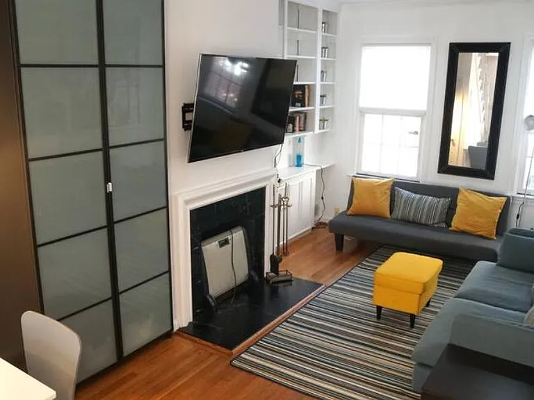 22 Snows Ct NW — Photo 2