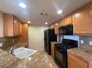259 Riverdale Ct APT 266, Camarillo, CA 93012