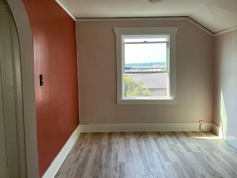1115 N Forest St #5 — Photo 2