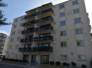 8025 Oconnor Dr APT 2C, River Grove, IL 60171