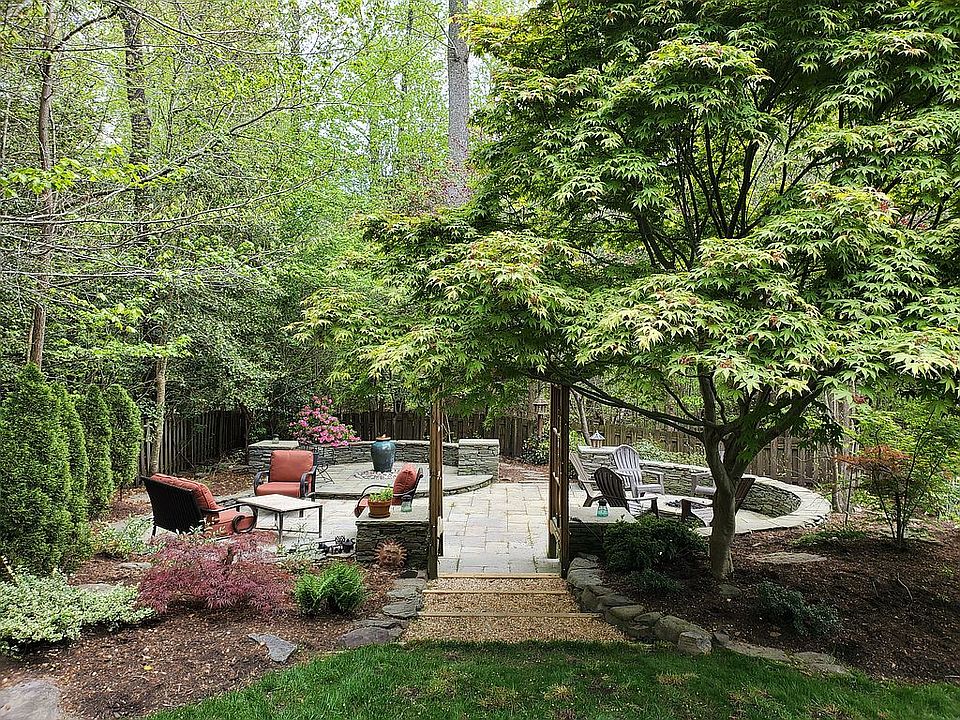 2nd image of 127 Elizabeth Harrison Ln