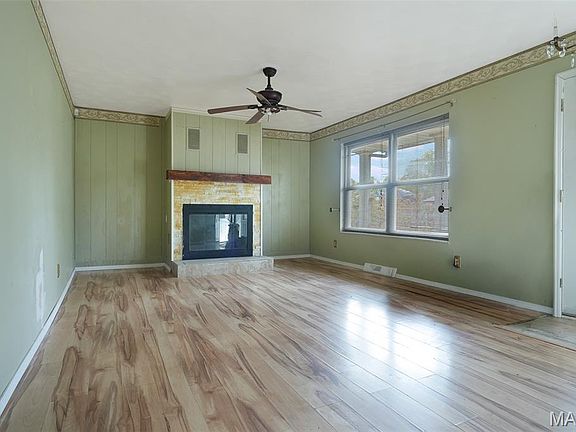 2nd image of 6 Hanson Dr