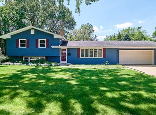 835 Lilac Ln, Naperville, IL