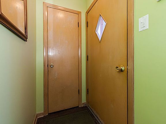 3rd image of 4737 N Sayre Ave