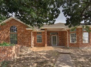 105 Country Brook Ct, Weatherford, TX 76087