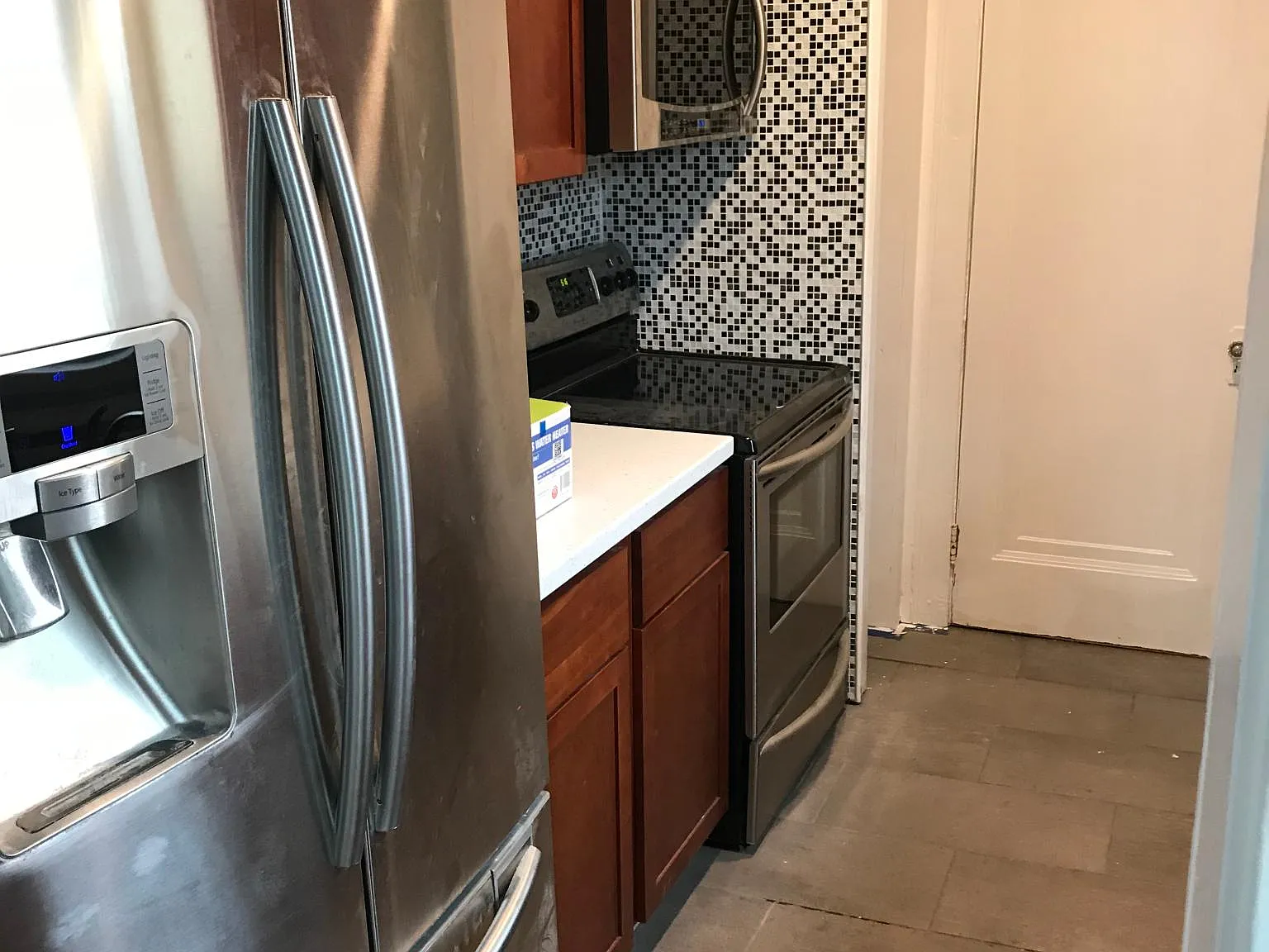 3 bed, 1.5 bath, 1000 sqft, $950 — Photo 2