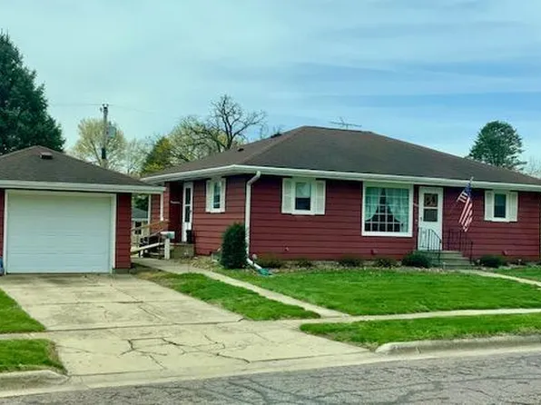 208 E Benton St, Le Roy, MN 55951