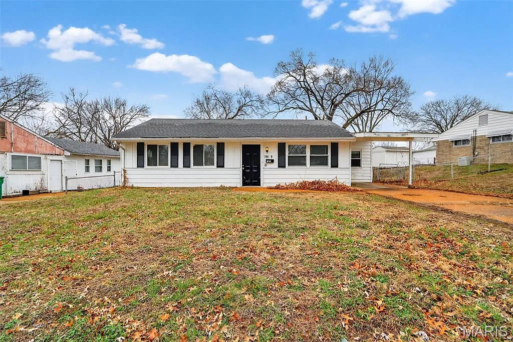 7809 Ellington Dr photo 1
