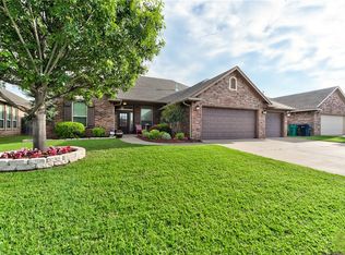 9029 NW 80th St, Yukon, OK 73099