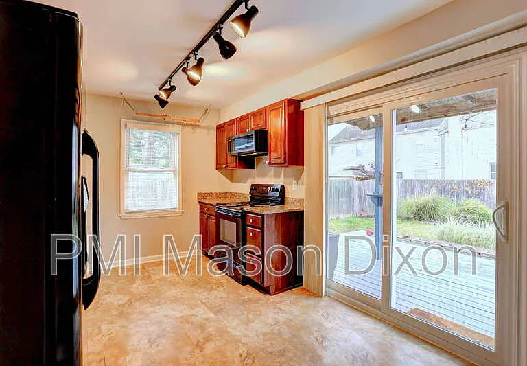 1651 Elkridge Dr — Photo 13