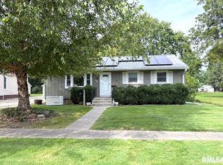 597 E 4th St, Galesburg, IL 61401