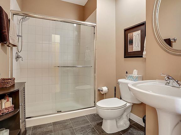 4th image of 3133 W Lawrence Ave #D302