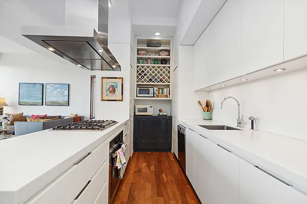 Sold by SERHANT. | media 3