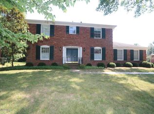 204 Lanark Dell, Douglass Hills, KY 40243