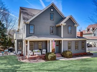 382 Oneida St, Delafield, WI 53018