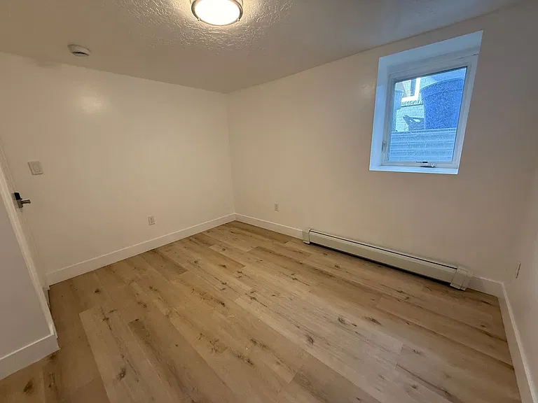 887 E 1st Ave — Photo 3