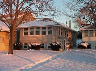 69 Wells St, Fox Lake, IL 60020