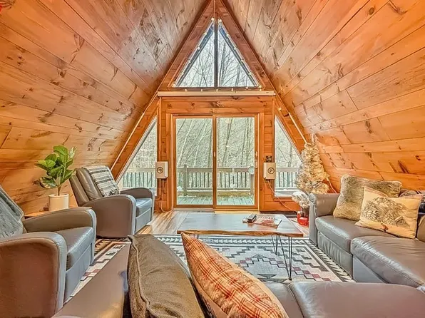 132 Hi Hopes Road, Wardsboro, VT 05355