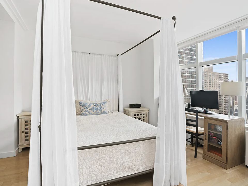 2nd image of 160 W 66th St APT 22C