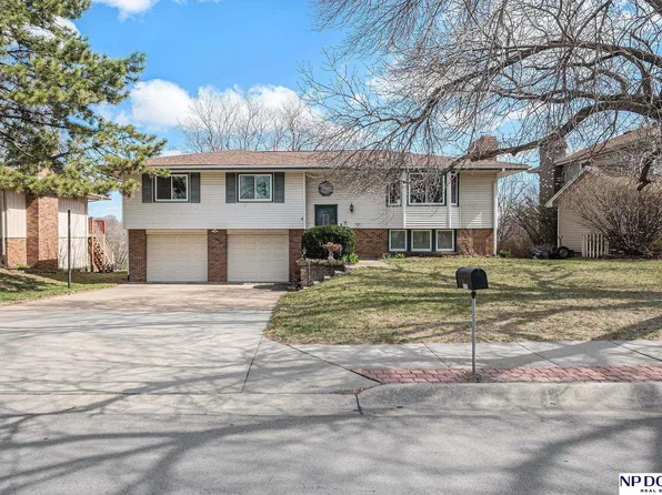 10712 Old Maple Rd, Omaha, NE 68134