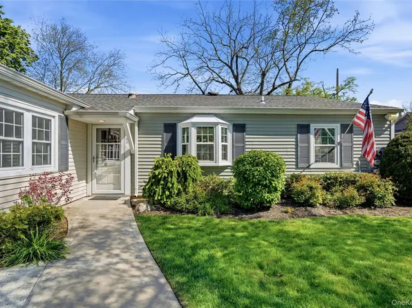 66 Harbor N, Amityville, NY 11701