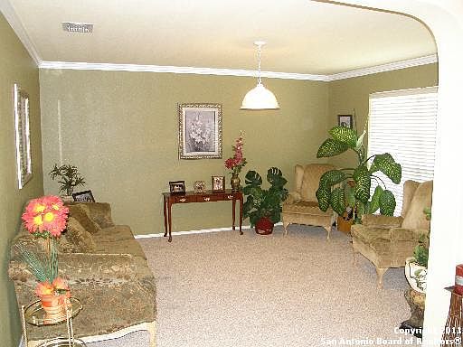 3rd image of 517 Bandera Cir