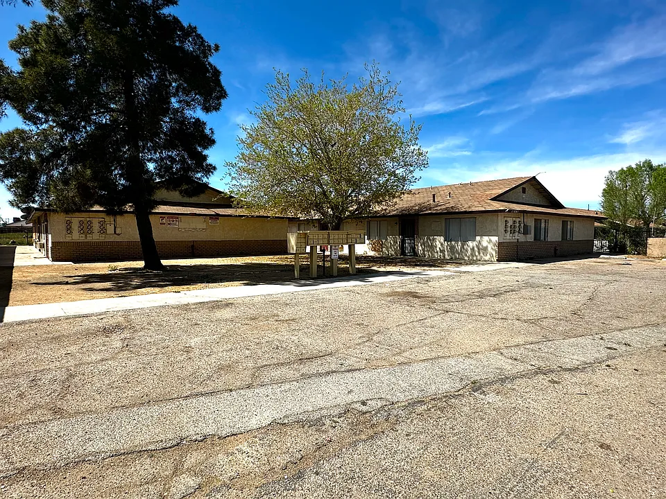 The White Ave Apartments