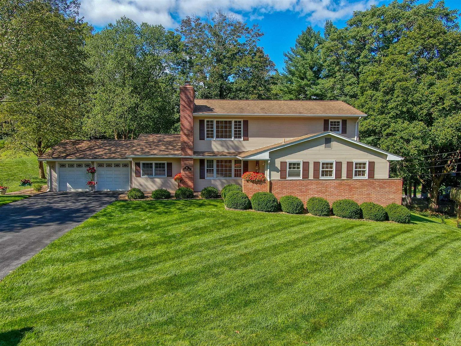6 Bridle Ln, Poughkeepsie, NY 12603 Zillow