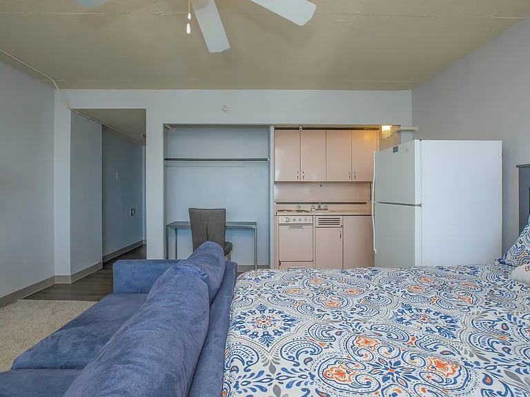 Capitol Hill Apartments — Photo 17