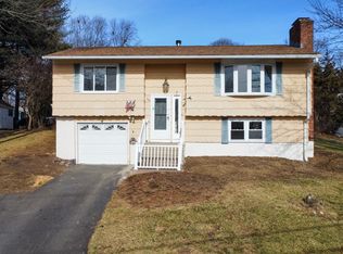 10 Fieldstone Rd, Waterbury, CT 06704