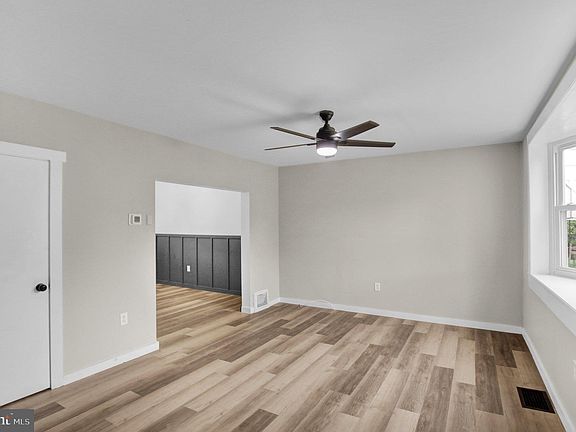3rd image of 303 S 3rd Ave