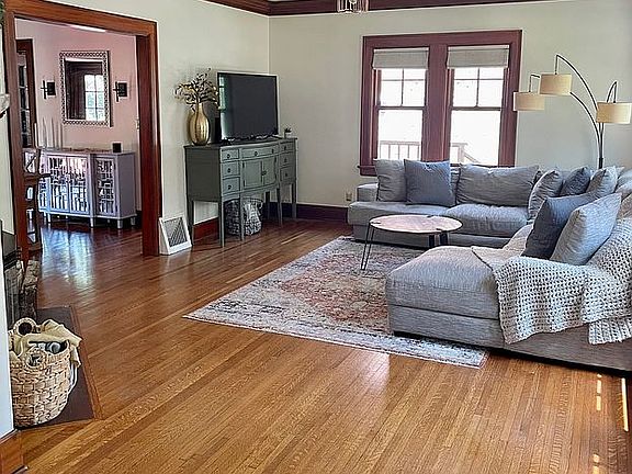 3rd image of 2634 Park Ave