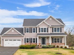 22 Edinburgh Ct, Slingerlands, NY 12159